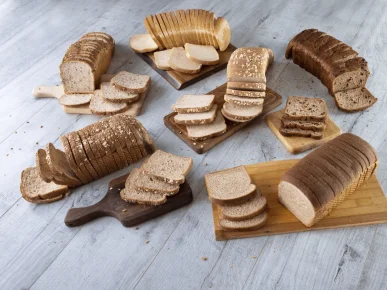 C-Store-Deli-Sliced-Bread-Group-Shot-3-scaled-1